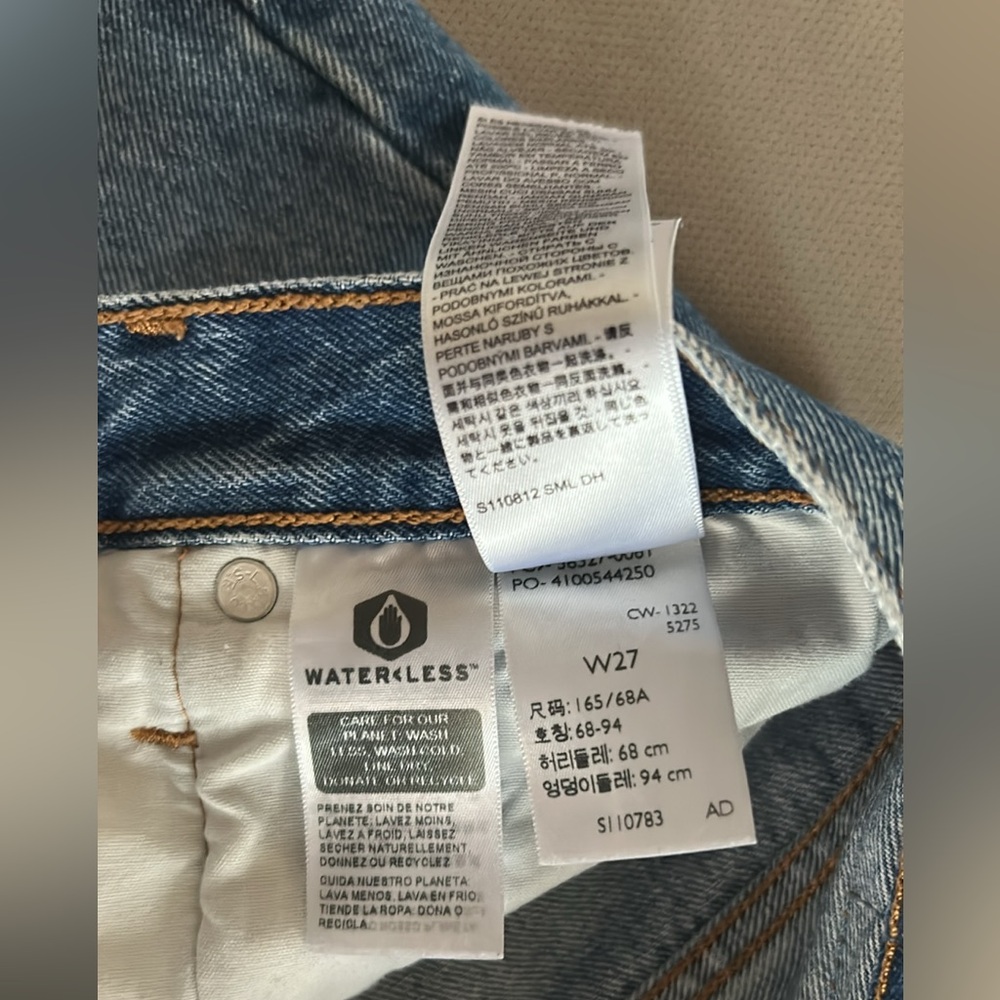 Levi’s 501 High-Rise Denim Shorts - Picture 5 of 6